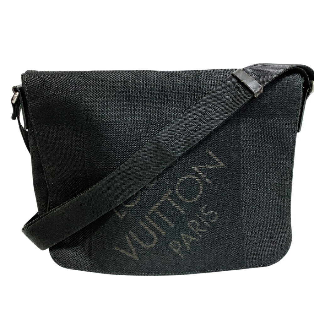 LOUIS VUITTON Messager Damier Geant Shoulder Bag Handbag Crossbody Black